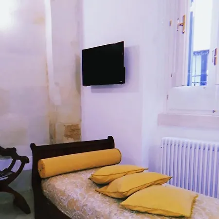Lo Scrigno Barocco Bed and Breakfast Λέτσε